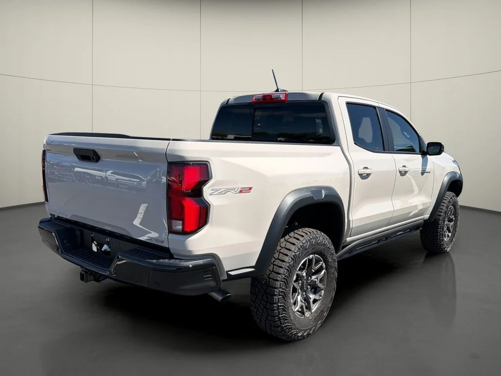 New 2026 White Chevrolet ZR2 image 7