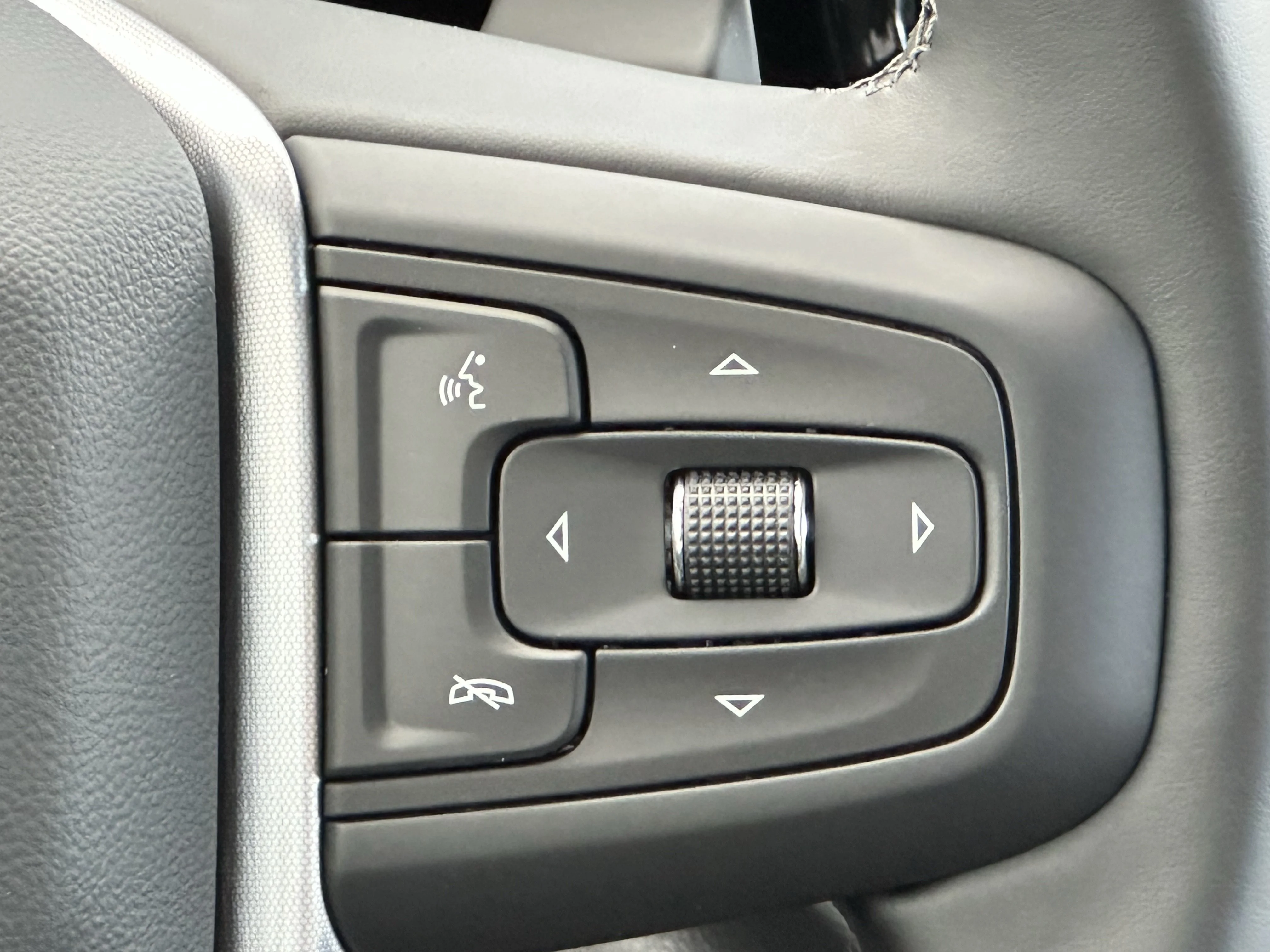 New 2026 Onyx Black GMC Elevation image 13