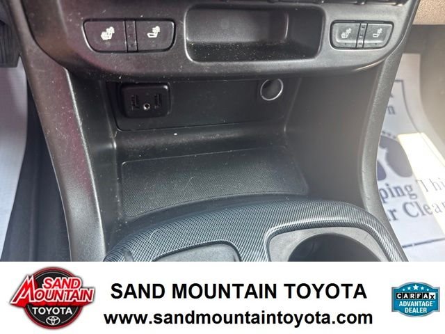 Used 2020 White Chevrolet Z71 image 20