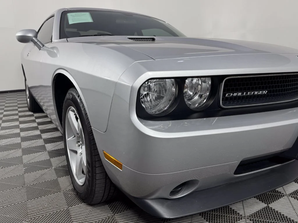 Used 2010 Bright Silver Metallic CC/Mineral Gray Met CC Dodge SE image 26