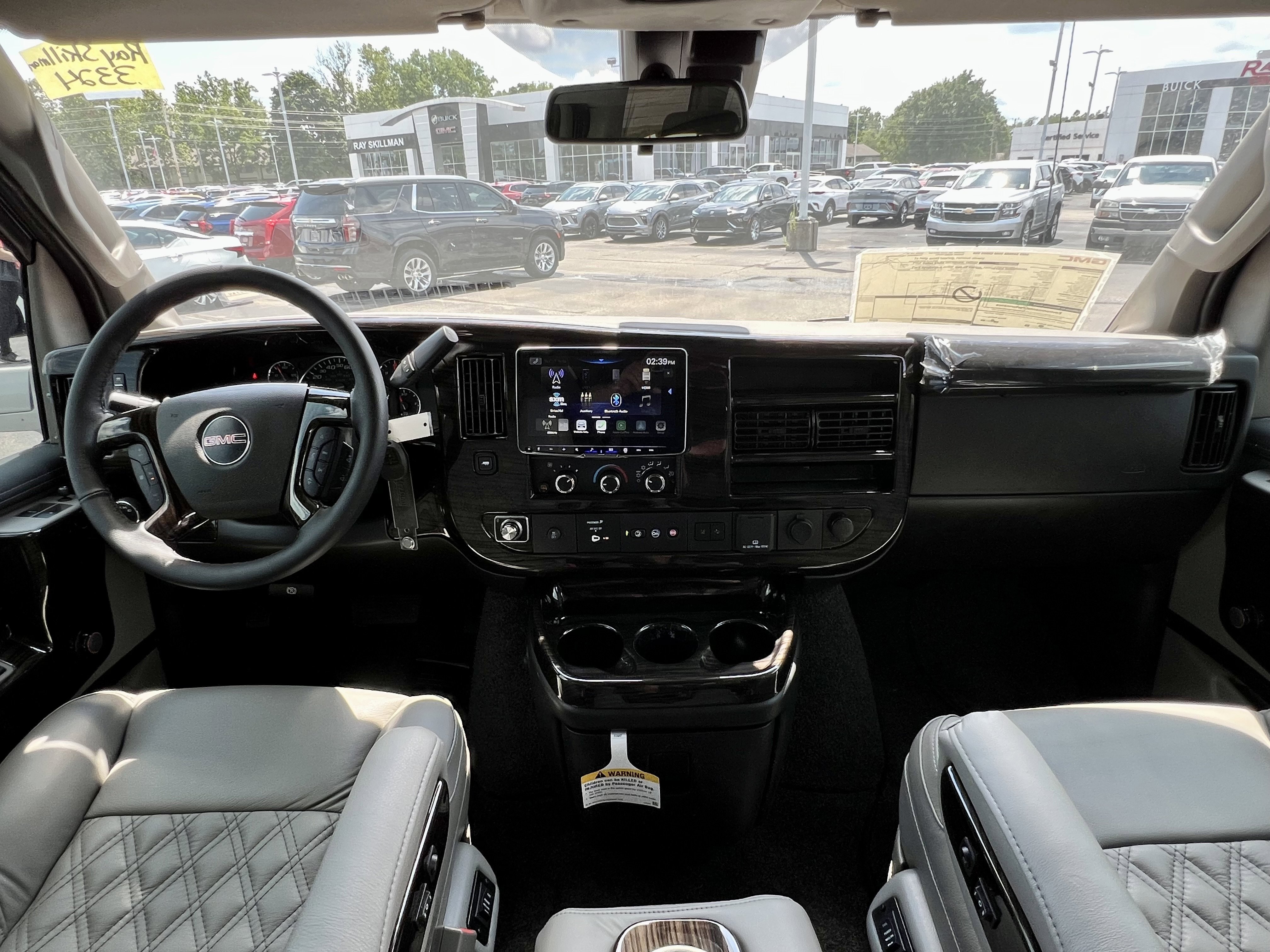 2025 GMC Savana Cargo Work Van - Photo 28