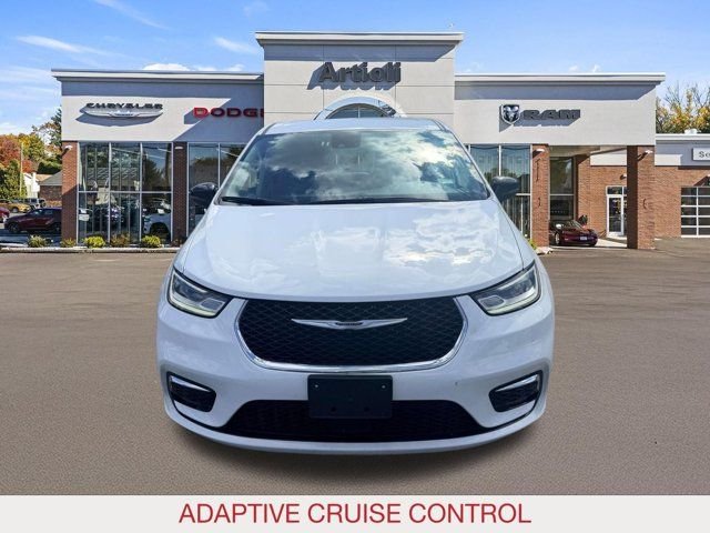 Used 2024 White Chrysler Select image 3