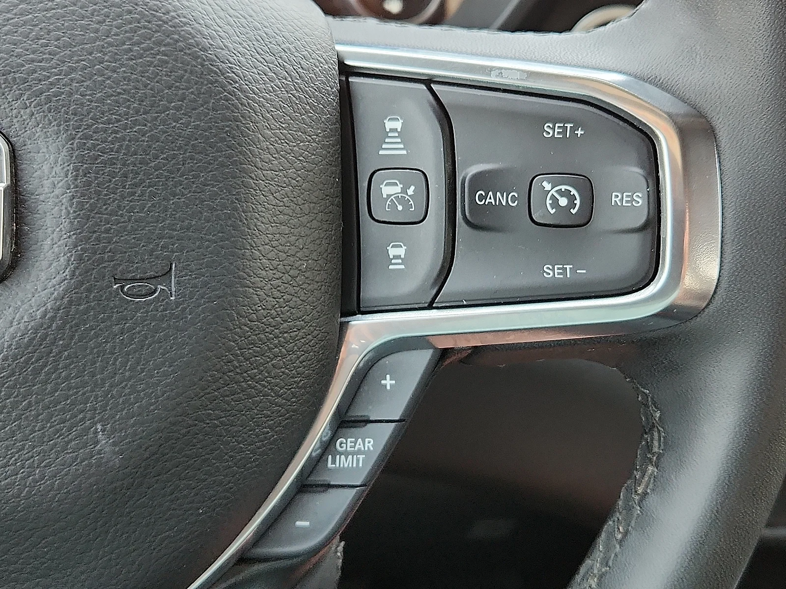 2025 RAM Ram 1500 Pickup Laramie - Photo 17