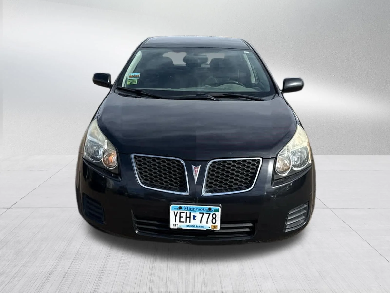 Used 2009 Jet Black Metallic Pontiac w/1SA image 10