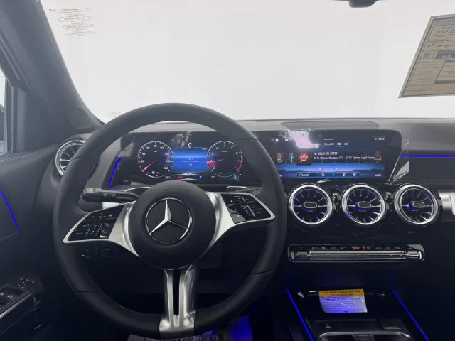 New 2026  Mercedes-Benz GLB 250 image 3