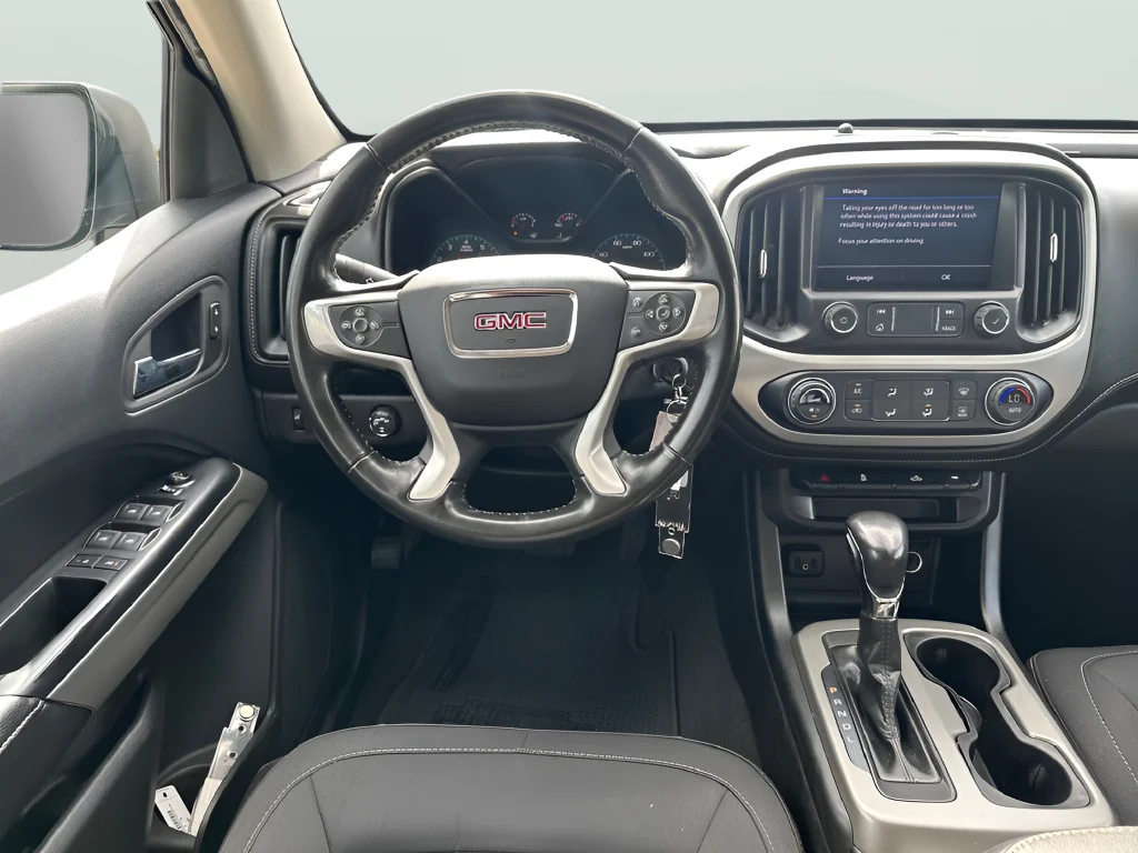 Used 2022 White GMC Elevation image 32