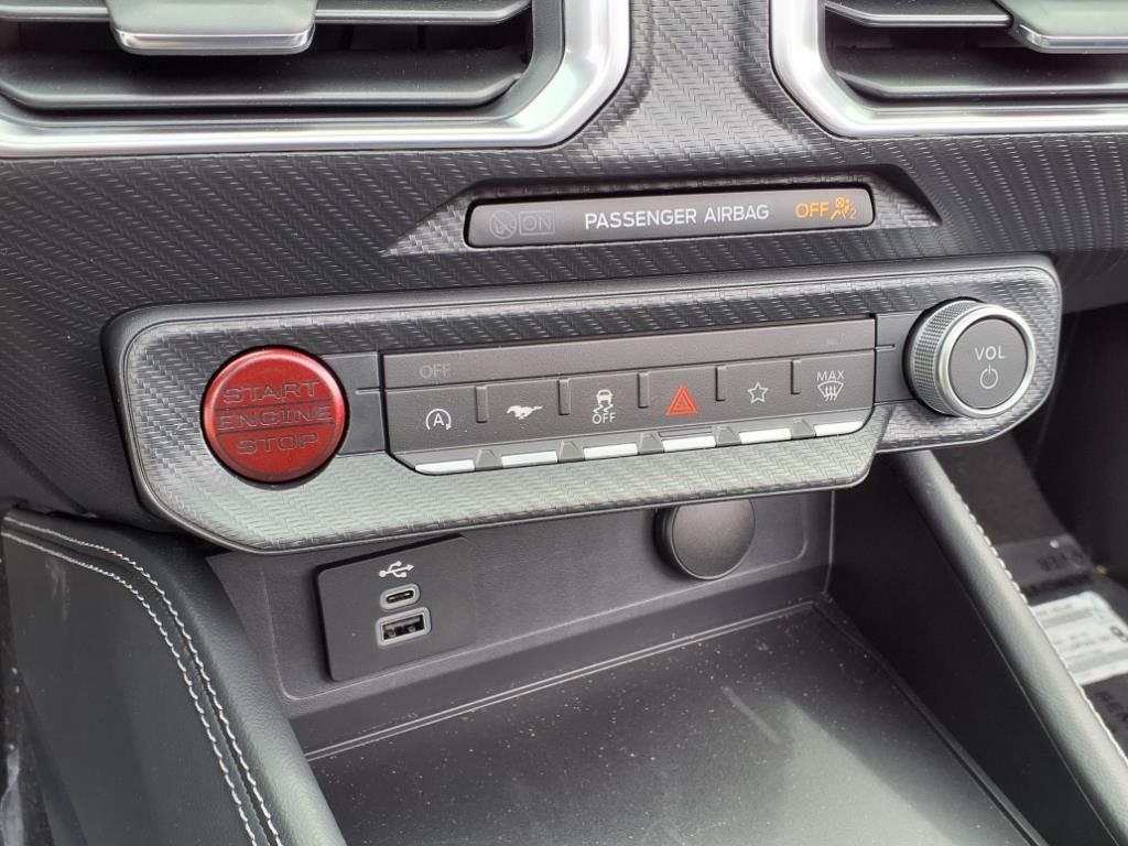 2025 Ford Mustang GT Premium Convertible - Photo 14