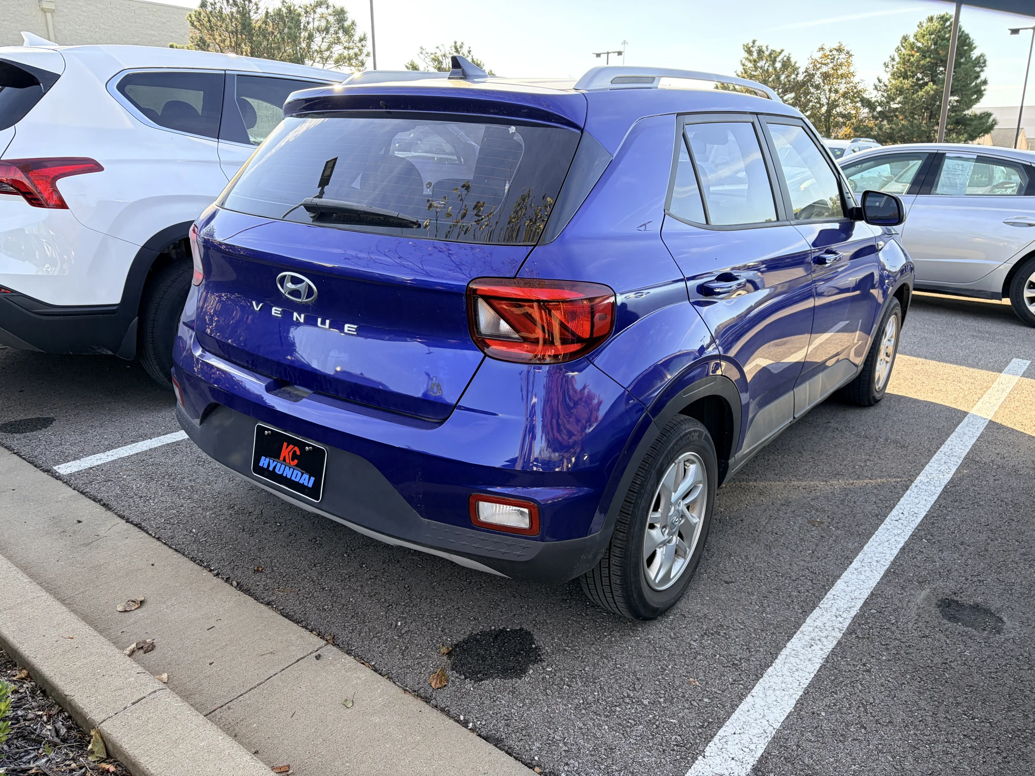 Used 2020 Intense Blue Hyundai SEL image 5