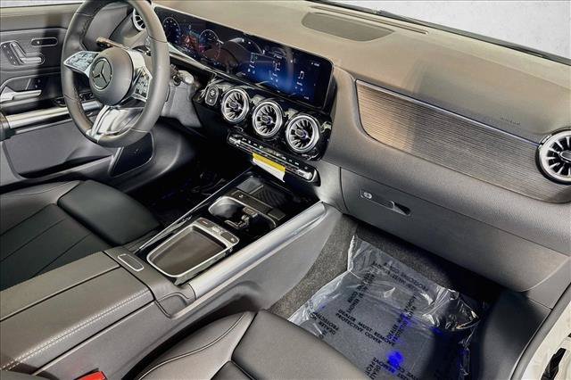 New 2026 Polar White Mercedes-Benz GLA 250 image 55