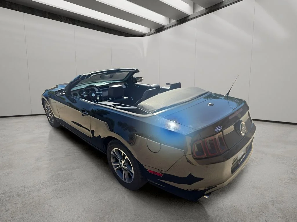 Used 2014 Black Ford Base image 4