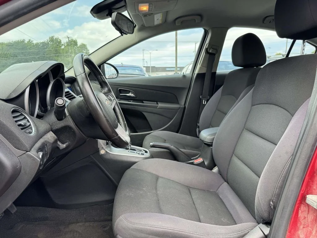 Used 2014 Red Chevrolet 1LT image 12