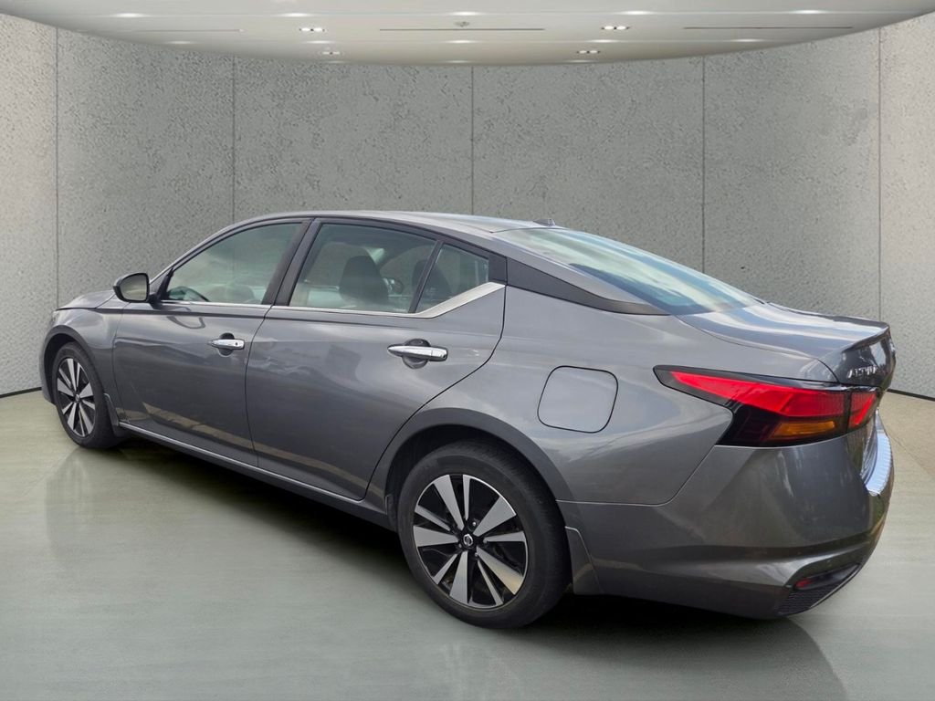 Used 2022 Gray Nissan 2.5 SV image 3
