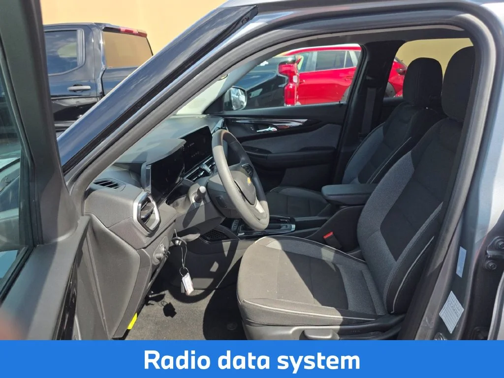 Used 2025 Gray Chevrolet LT image 8