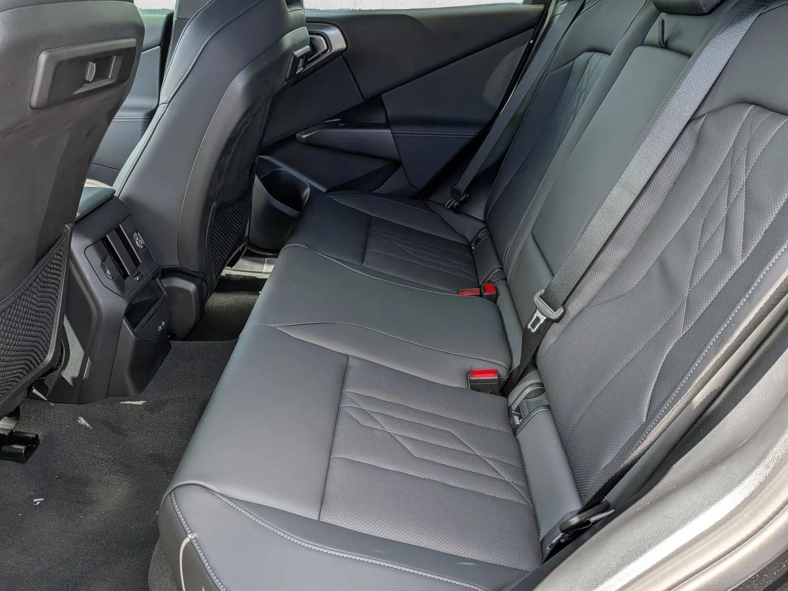 2026 BMW X3 30 - Photo 16