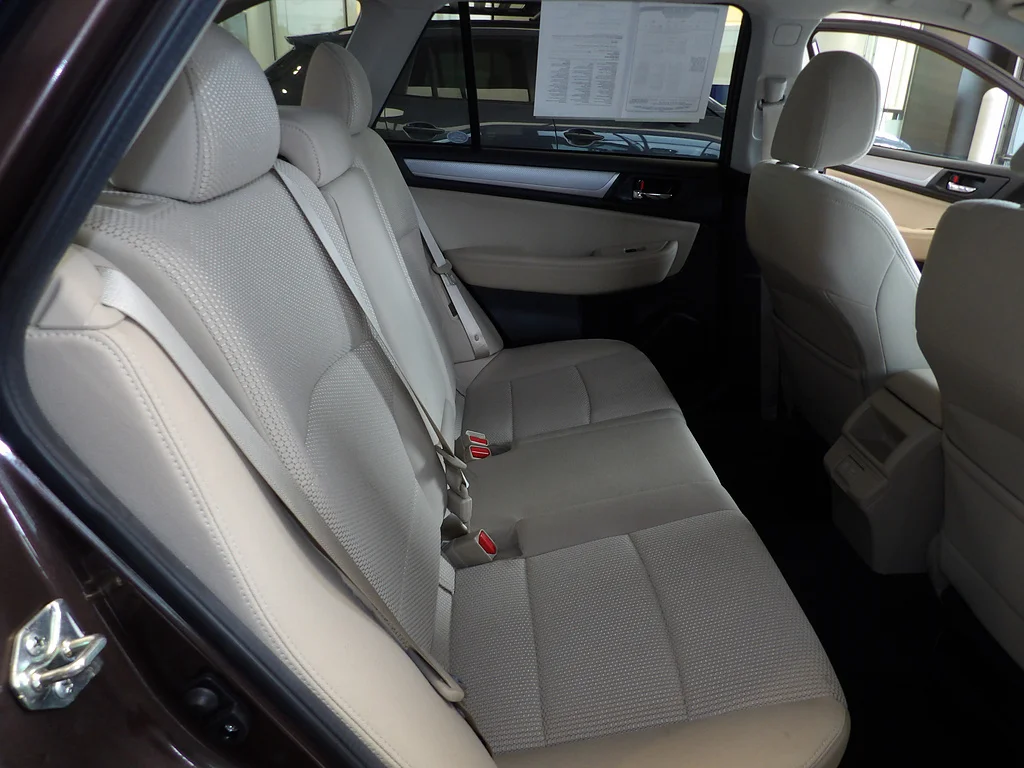 Used 2019 Cinnamon Brown Pearl Subaru 2.5i Premium image 17