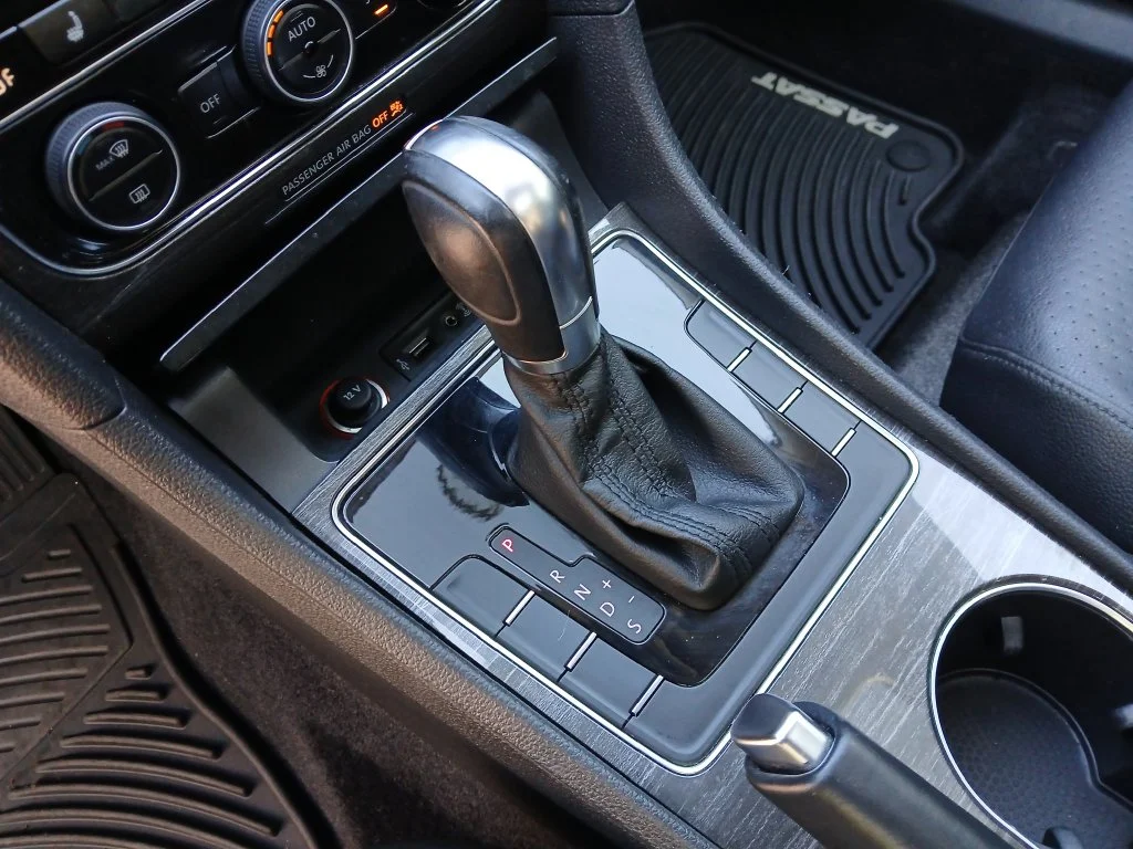 Used 2016 Silver Volkswagen 1.8T SE image 24