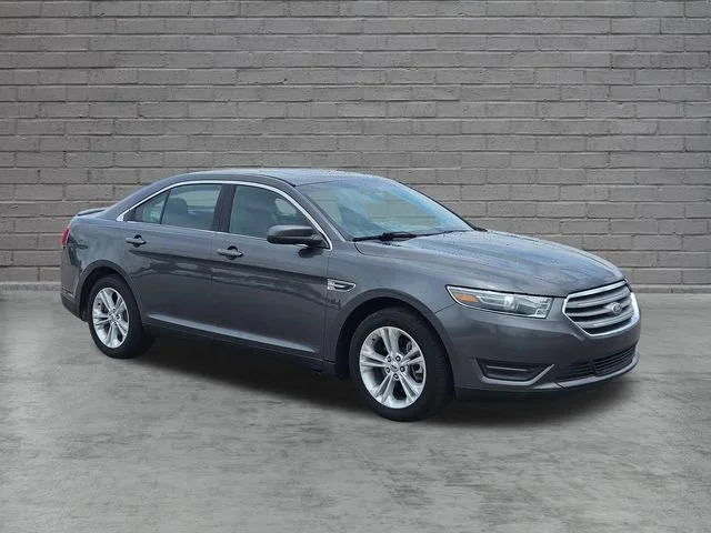 Used 2015 Gray Ford SEL image 7