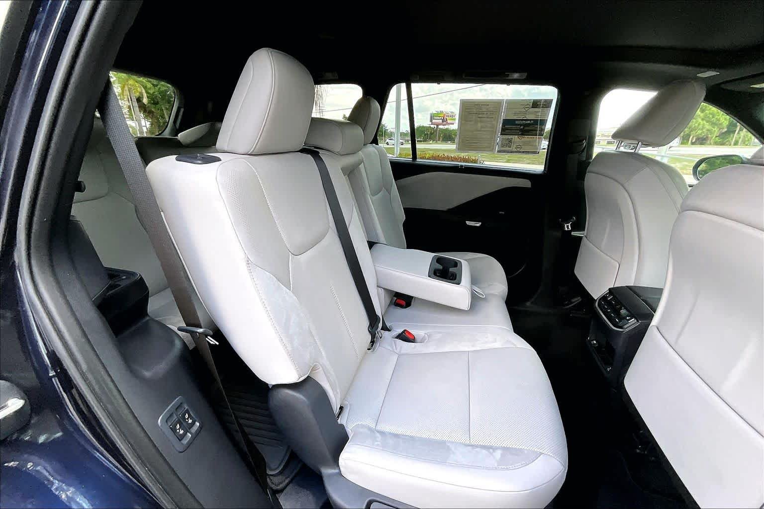 Used 2025 Nightfall Mica Lexus Luxury image 20