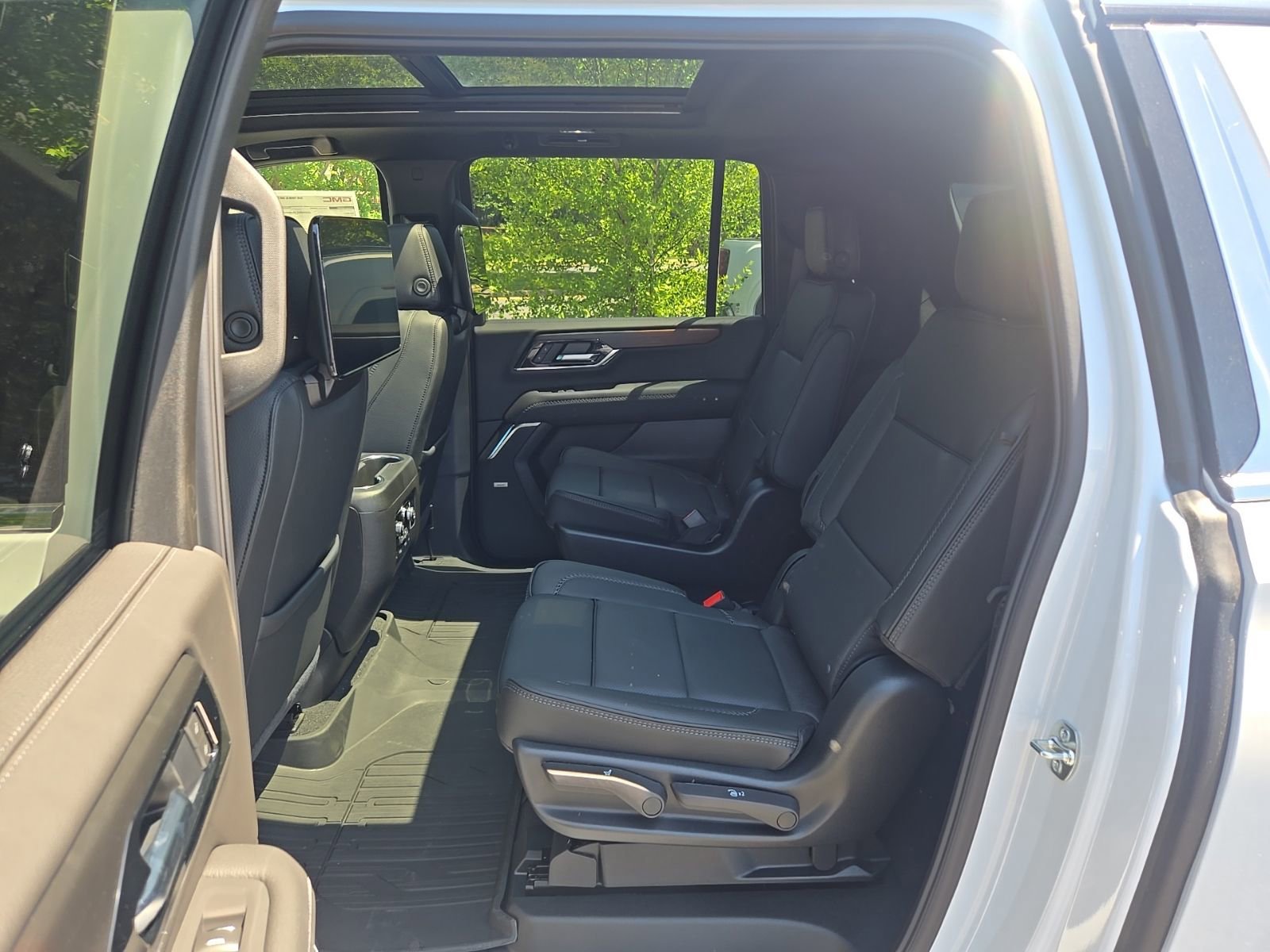 2026 GMC Yukon XL Denali - Photo 23