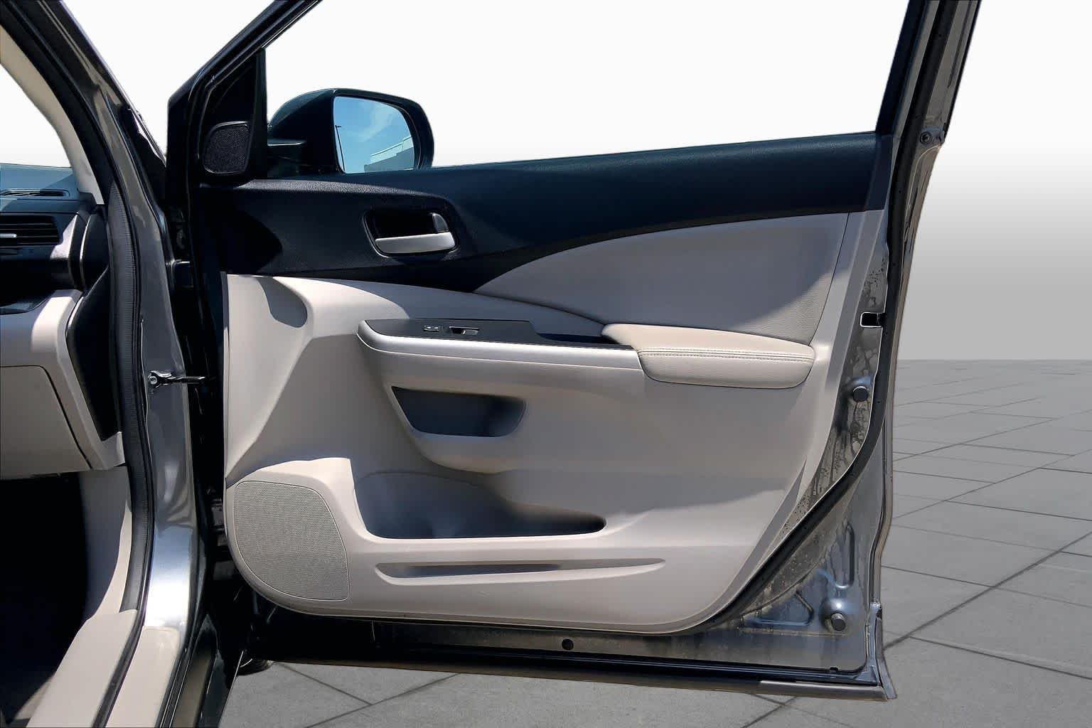 Used 2013 Alabaster Silver Metallic Honda EX-L image 23