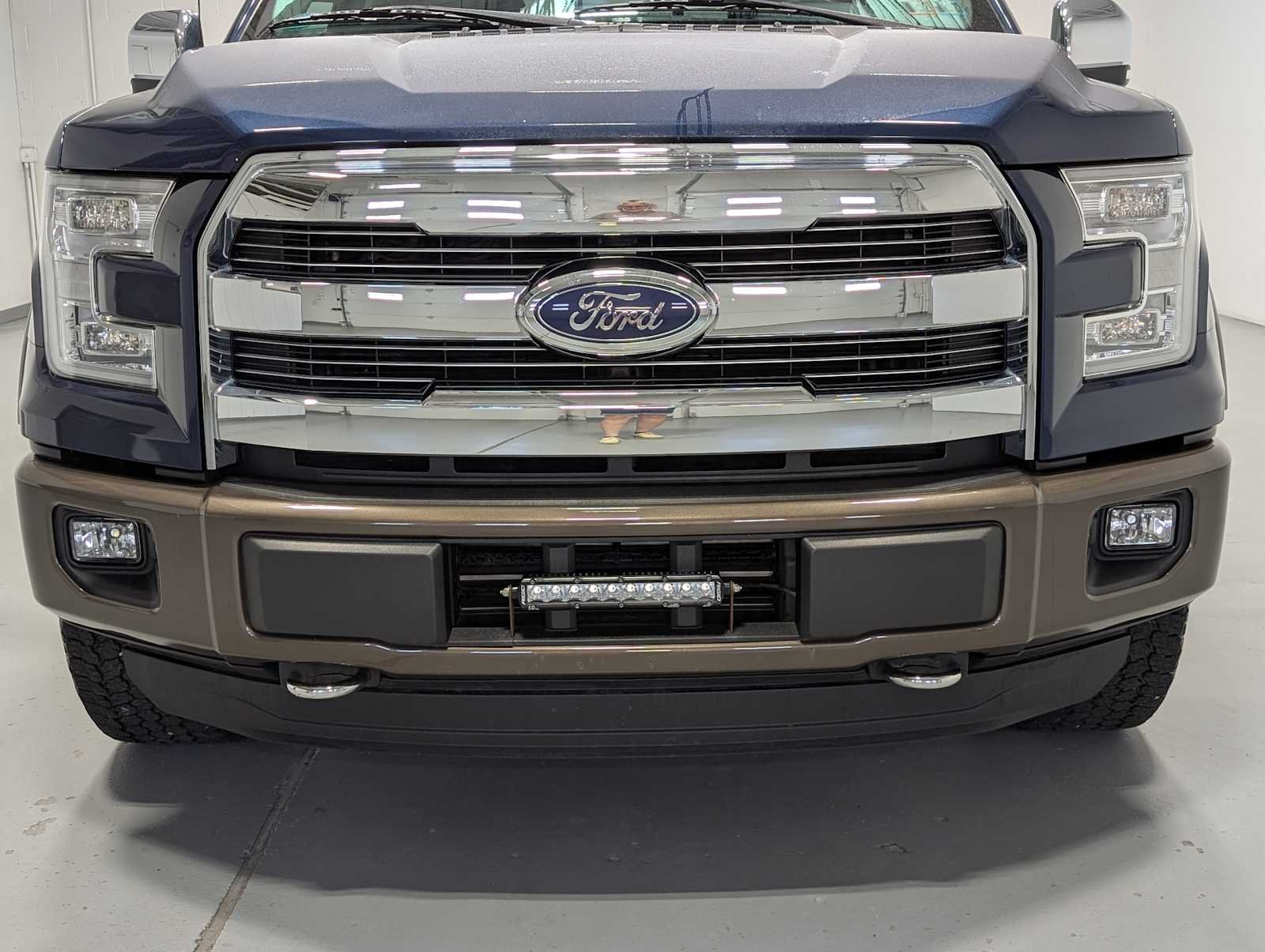 Used 2016 Caribou Metallic Ford Lariat image 2