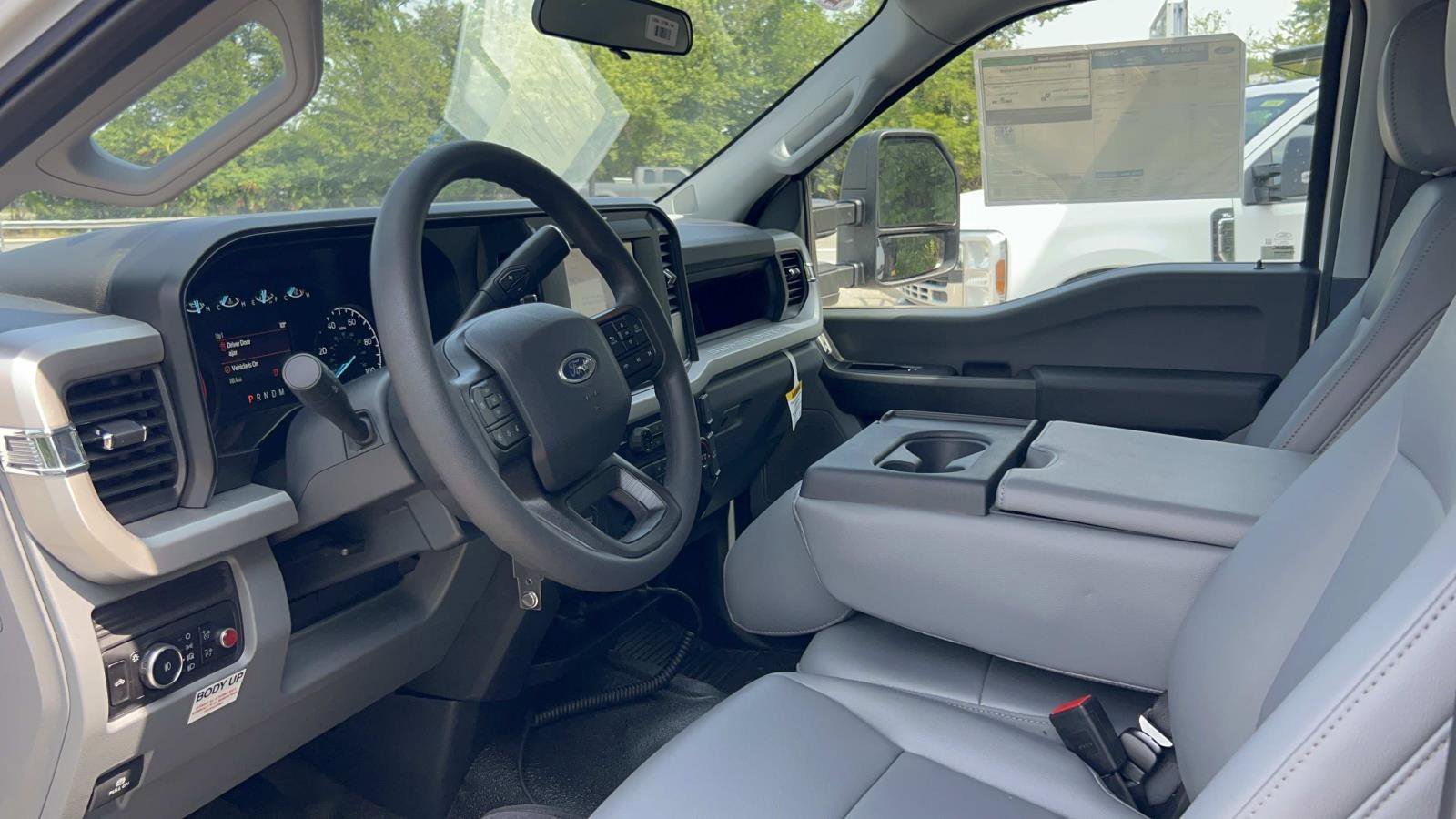 2025 Ford F-350 Super Duty Chassis Cab XL - Photo 8