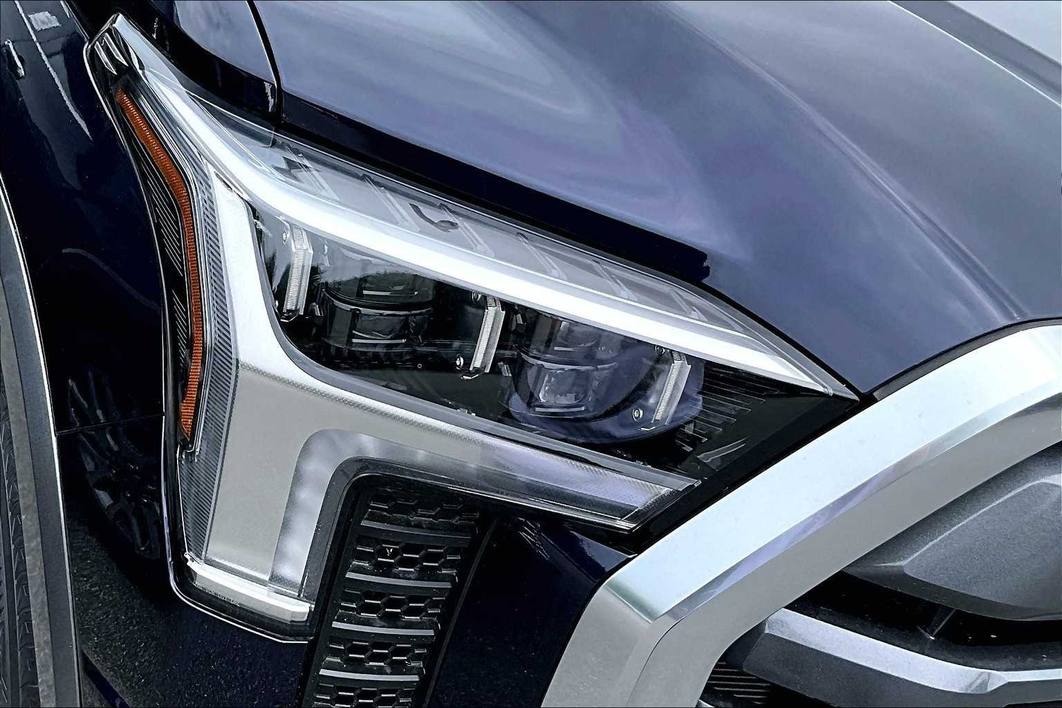 2025 Toyota Tundra Limited - Photo 13