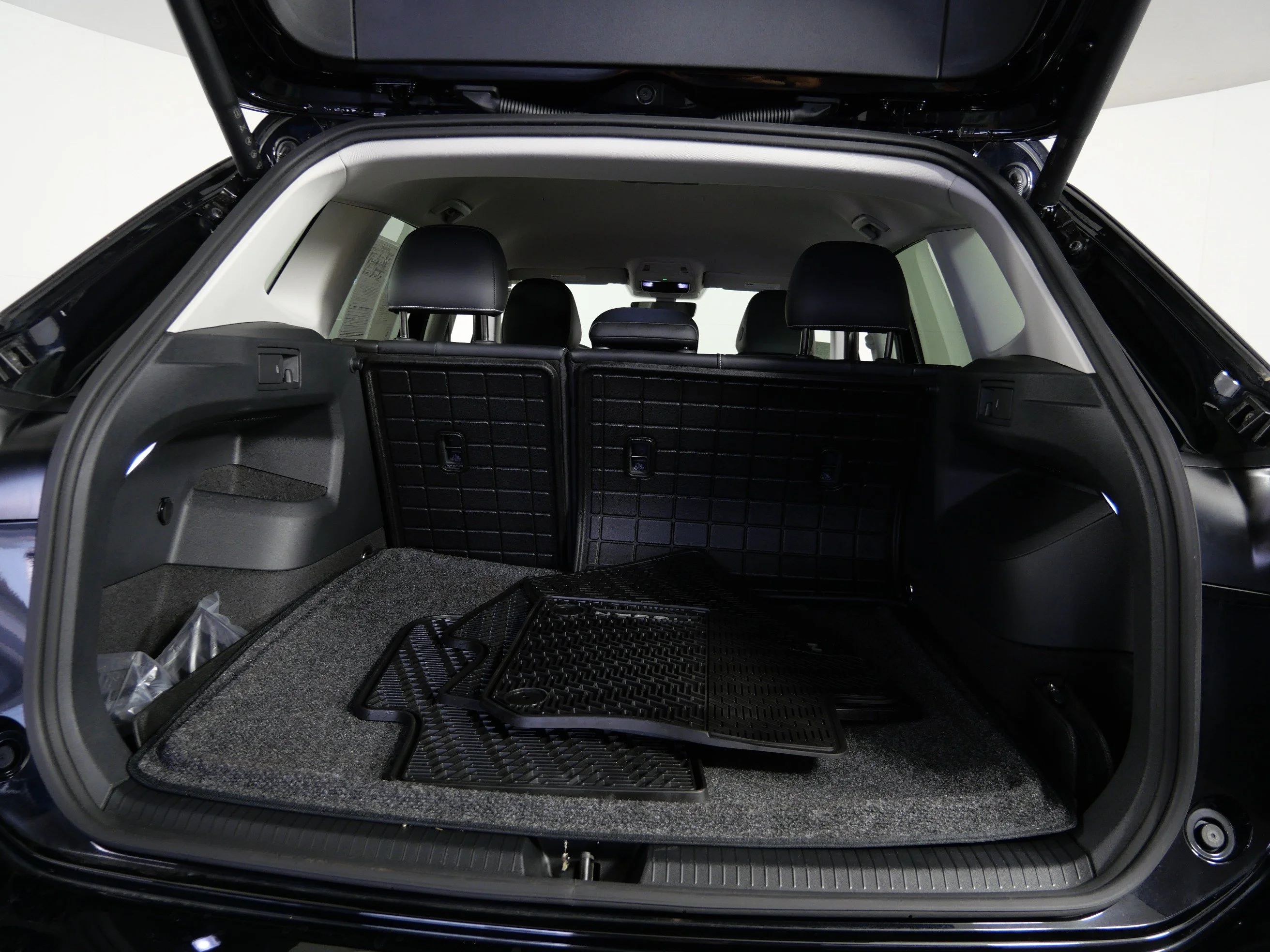 Certified Used 2026  Volkswagen SE image 18