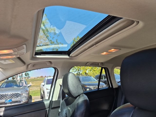 Used 2016 White Mazda Grand Touring image 12