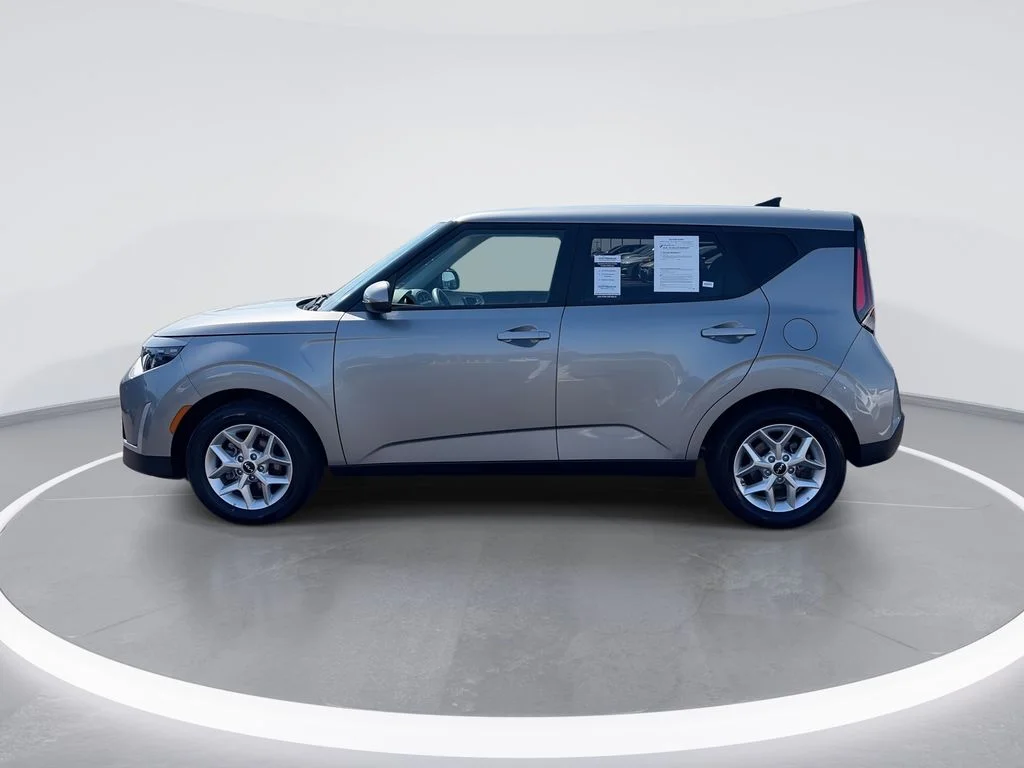 Used 2025 Gray Kia LX image 5