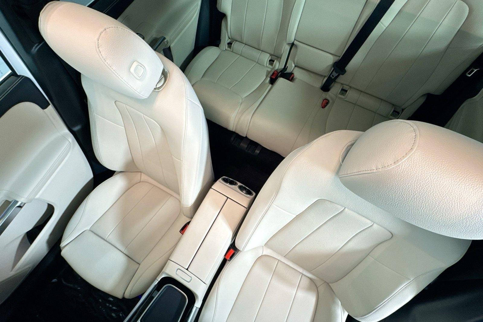 New 2026 Polar White Mercedes-Benz GLB 250 image 19