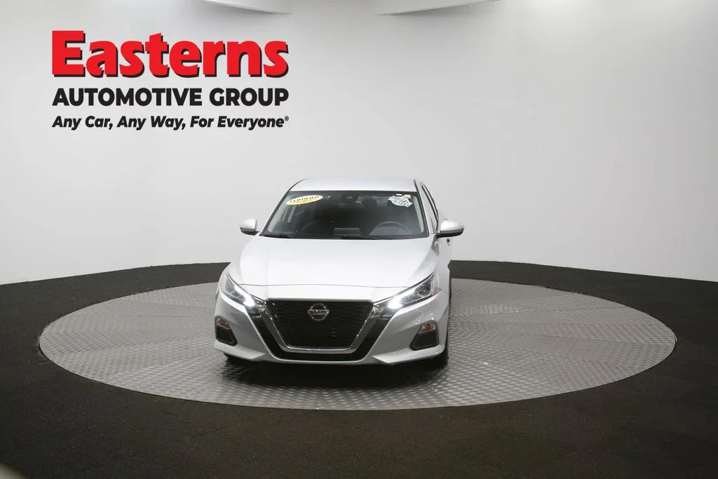 Used 2022 Silver Nissan 2.5 SV image 48