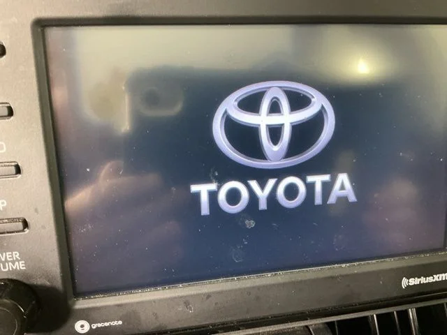 Used 2022 White Toyota LE image 13