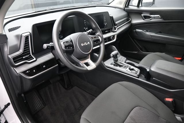 Used 2025 White Kia LX image 18