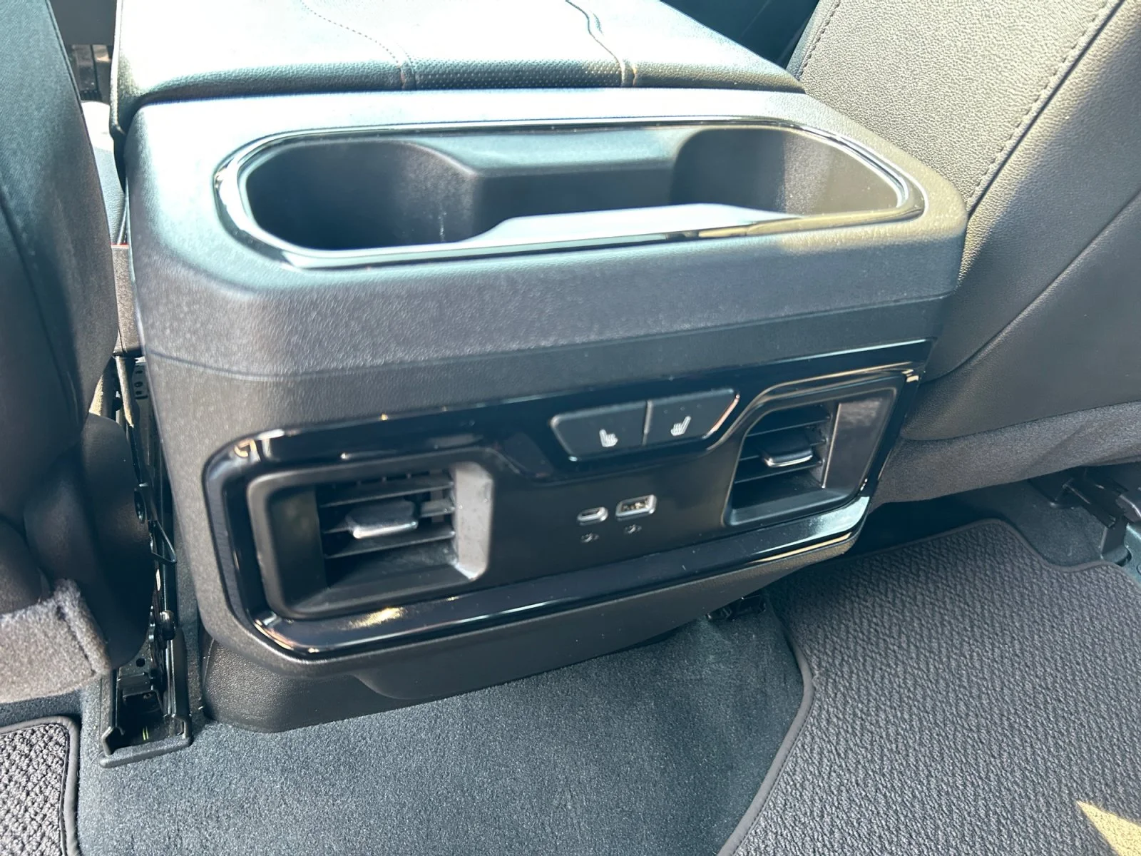 Used 2025 Gray GMC AT4 Crew Cab 6.2L Leather Sunroof Navigation 4x4 image 20