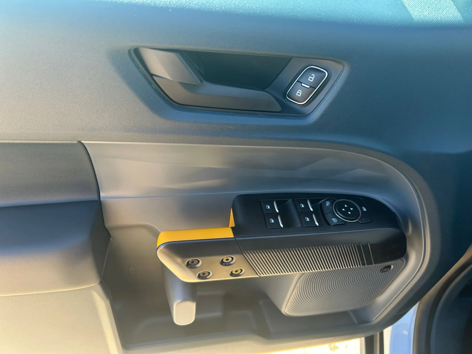 New 2026 Space White Metallic Ford Tremor image 16