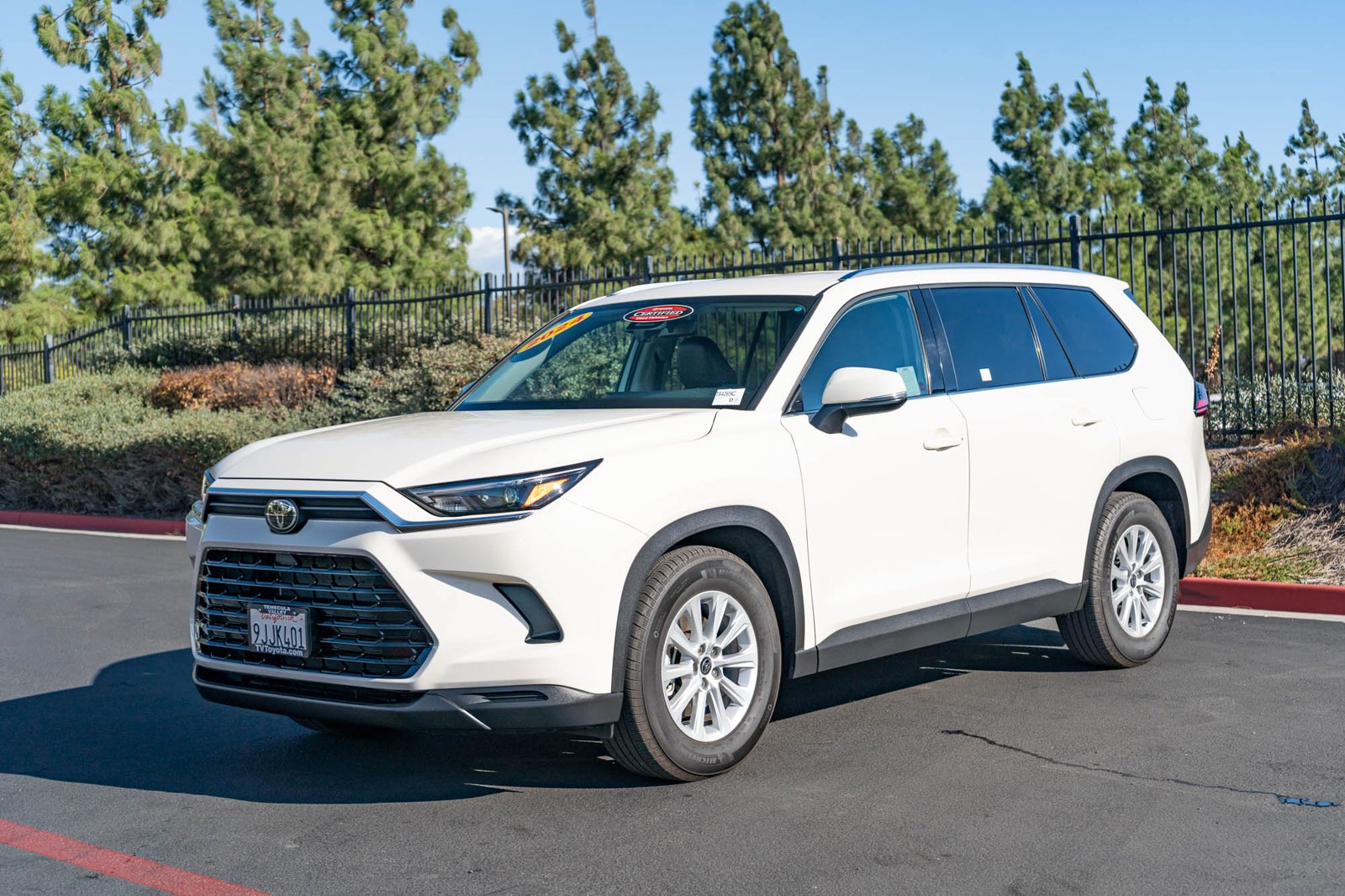 Certified Used 2024 Cream Toyota XLE image 3