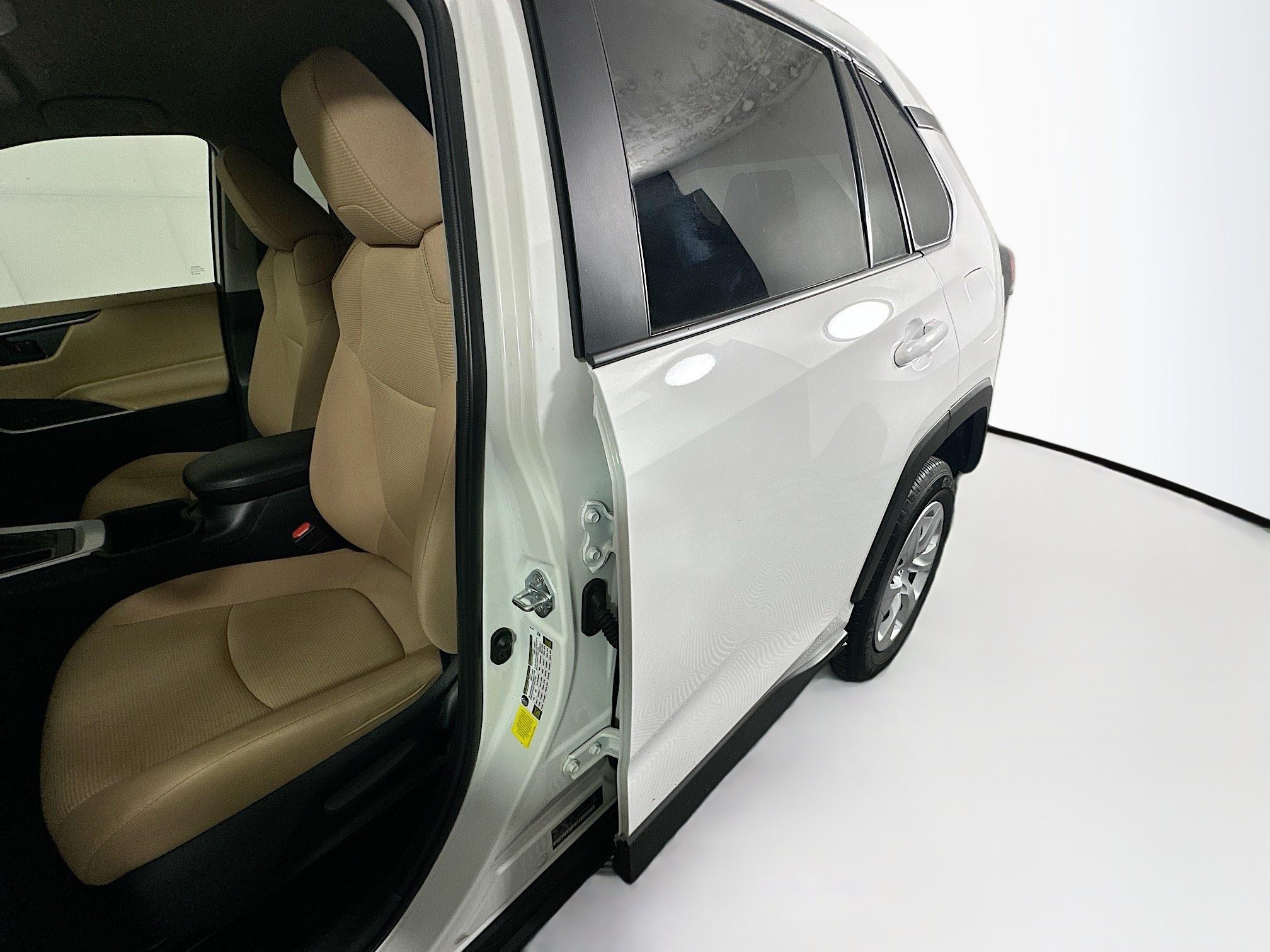 Used 2025 Ice Toyota LE image 12