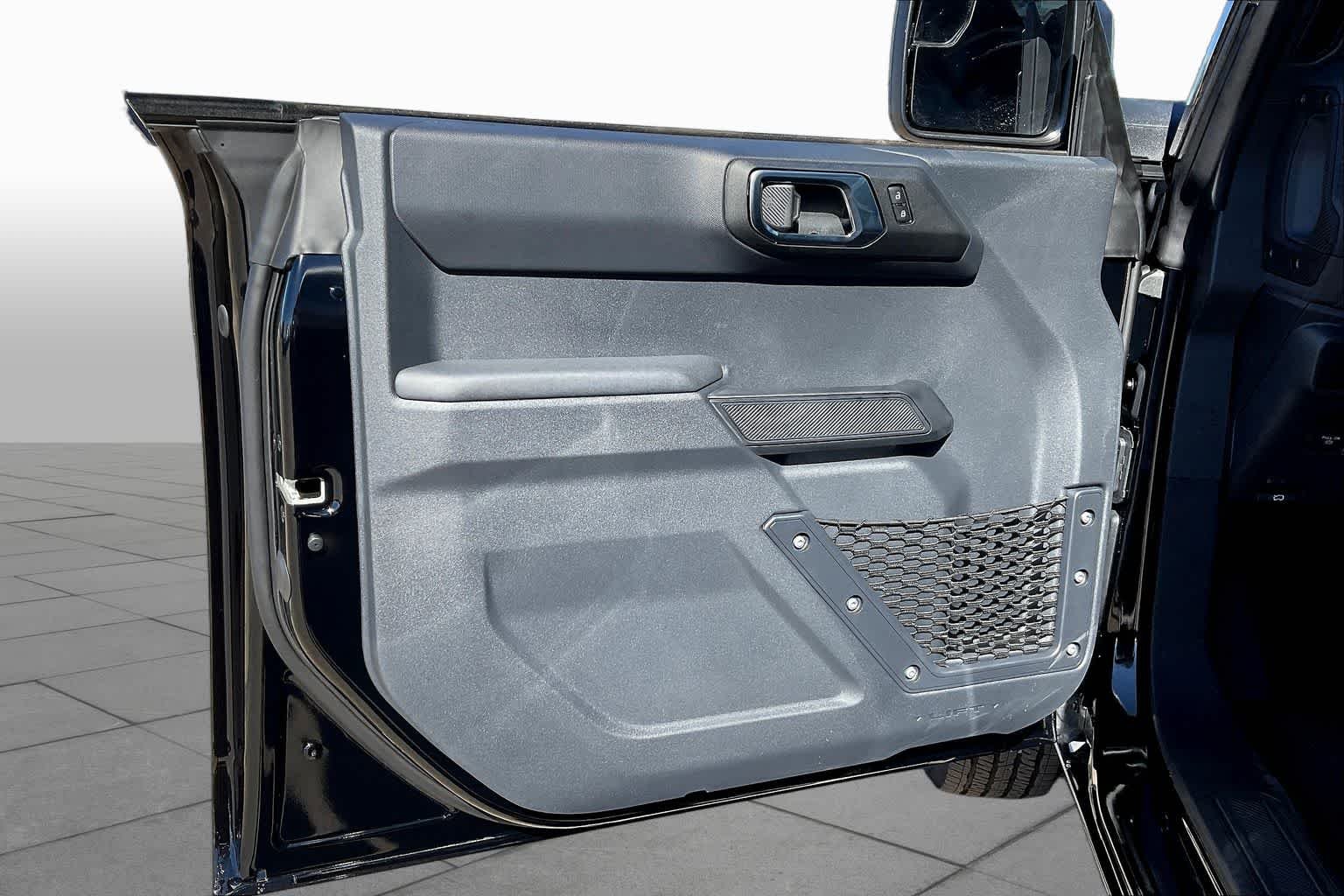 2025 Ford Bronco 4-Door Base - Photo 10