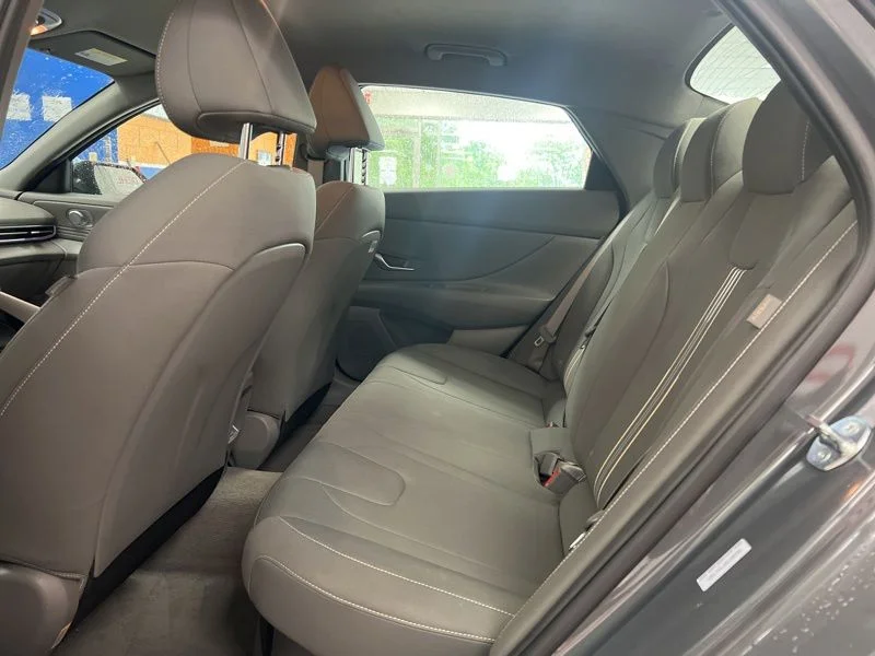Used 2025 Gray Hyundai SEL Sport image 15