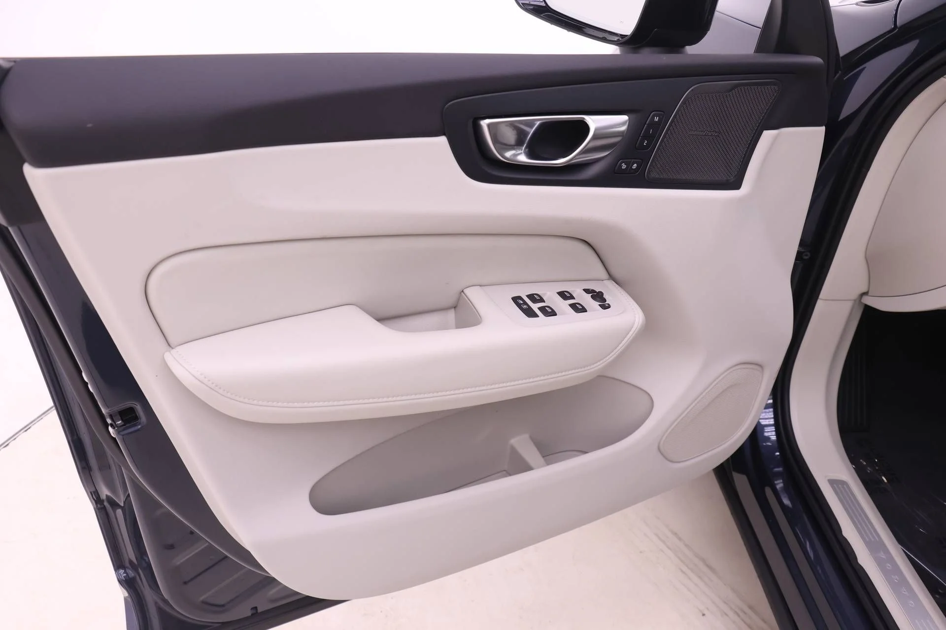New 2026 Denim Blue Volvo Ultra image 11