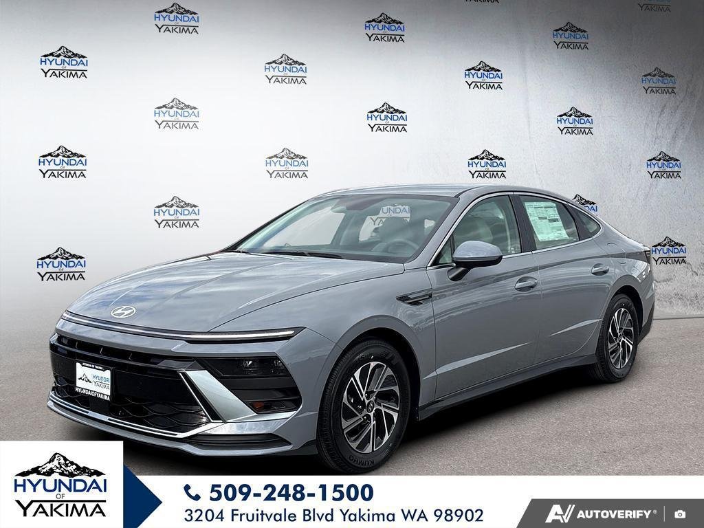 2026 Hyundai Sonata Blue's photo