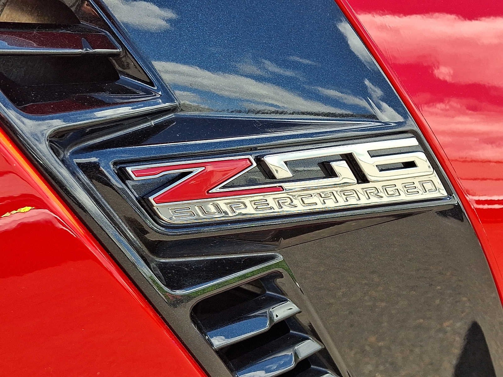 Used 2015 Torch Red Chevrolet Z06 3LZ image 30