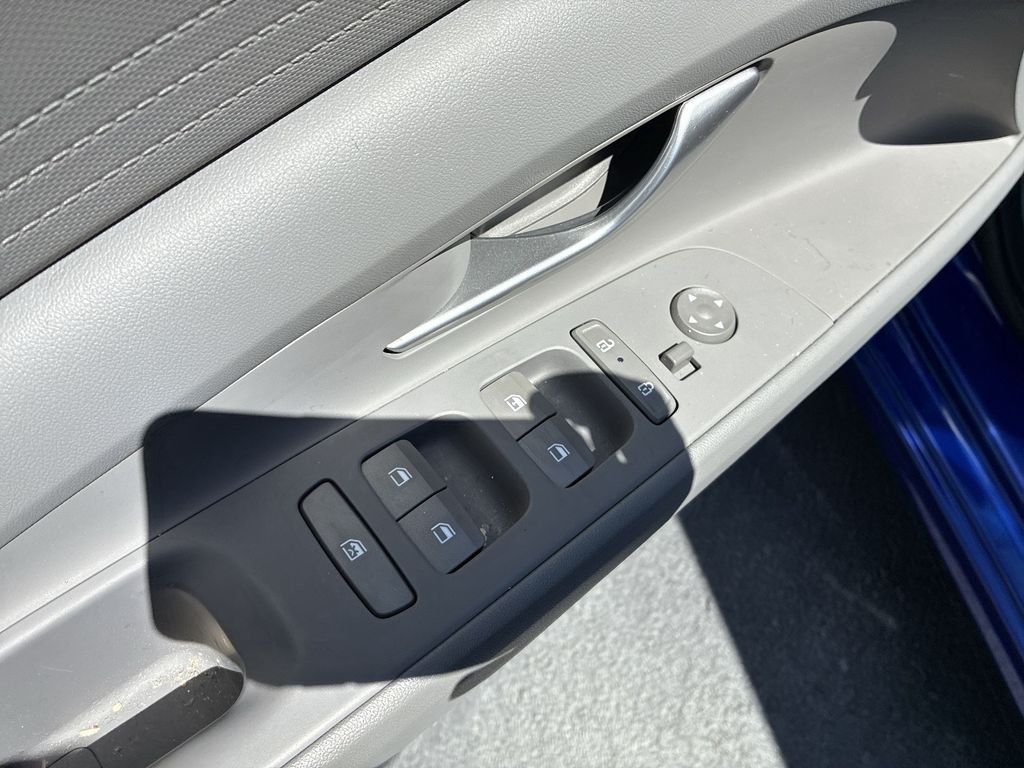 Used 2025 Blue Hyundai SE image 13