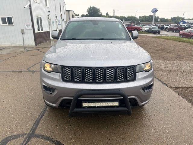 Used 2017 Silver Jeep Altitude image 6