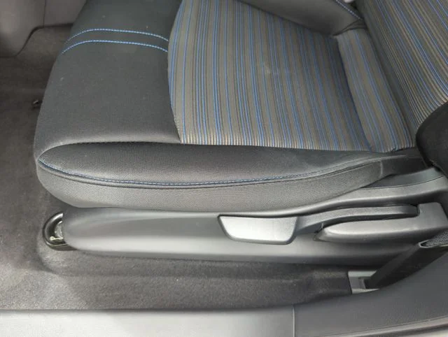 Used 2023 White Nissan S image 33
