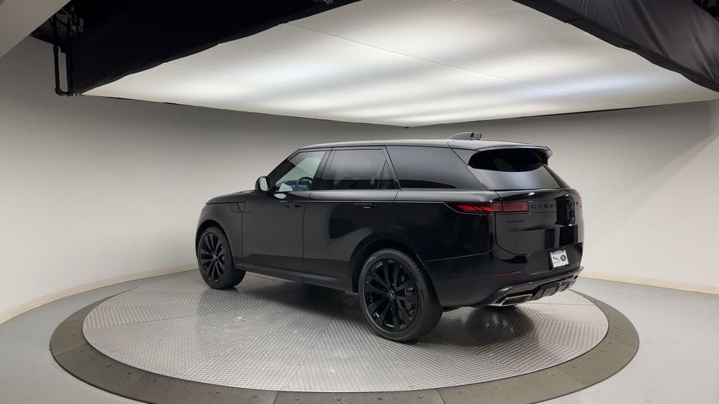 Used 2024 Santorini Black Metallic Land Rover SE image 6