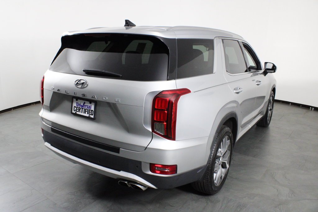 Certified Used 2022 Silver Hyundai SEL image 4