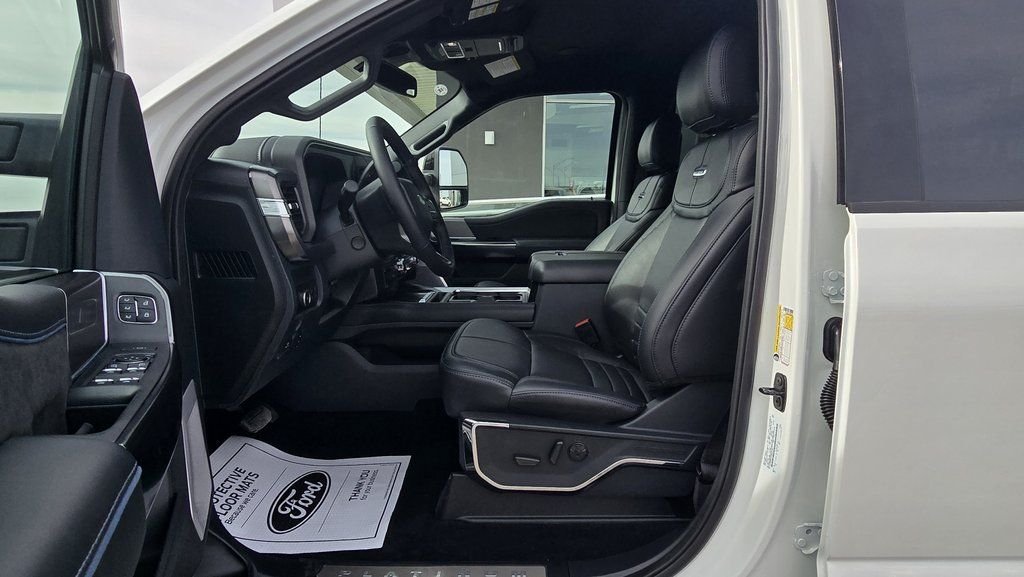 2026 Ford F-250 Super Duty Platinum - Photo 17
