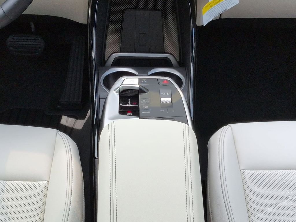 New 2026 Green Metallic BMW xDrive28i image 19